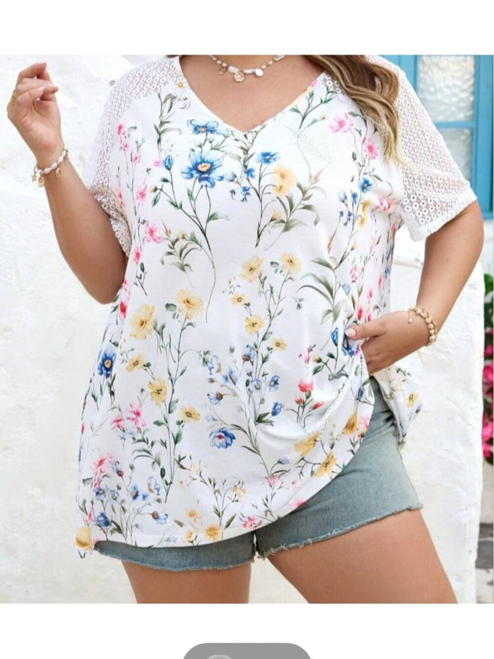 Plus Size Floral Top W/Leave Sleeve NWT